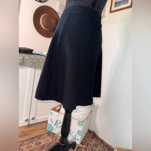 Michael Kors Black Rubbed Knit Skirt Size S/M - Picture 3 of 7